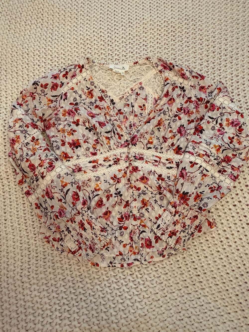 Anthropologie Puff-Sleeved Lace Buttondown Size 4 Pink Floral Top